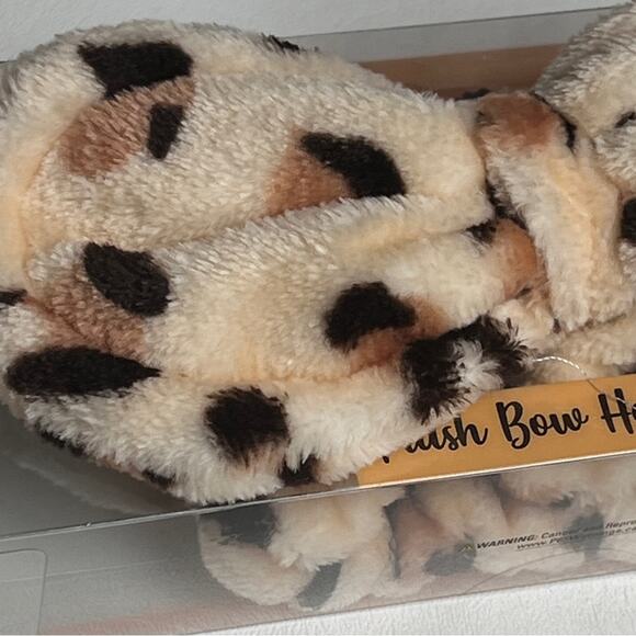 Spa Solutions Animal Print  Microfiber  Plush Spa Style Bow Elastic  Headband - Picture 2 of 8
